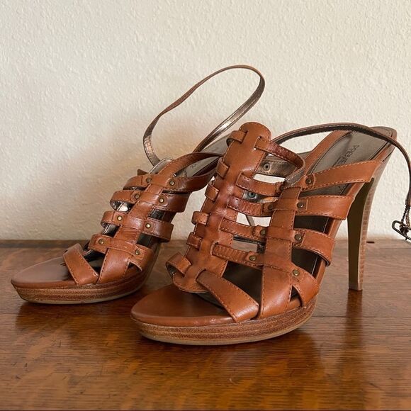 Preview‎ International Nordstrom Leather Heels - Picture 2 of 9